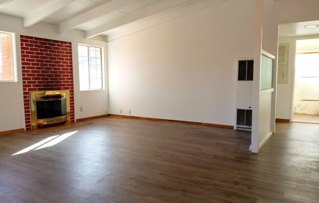 Refurbished 3bd Single Story House With Carport & Large Yards