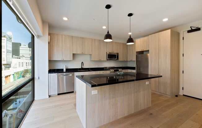 2 beds, 2 baths, $4,250, Unit # 5