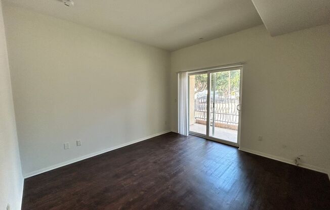 3 beds, 2.5 baths, 1,383 sqft, $3,650, Unit 502