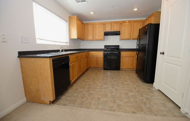 HND - GATED COMMUNITY WITH POOL AREA