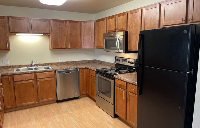 2 beds, 2 baths, 966 sqft, $1,255, Unit 5160-107