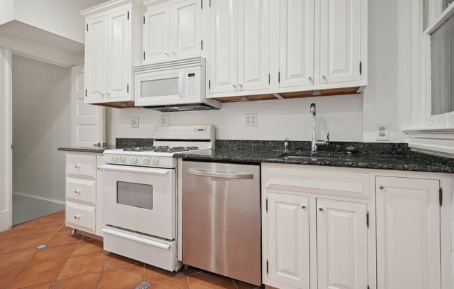 38 SHERMAN CIR NW