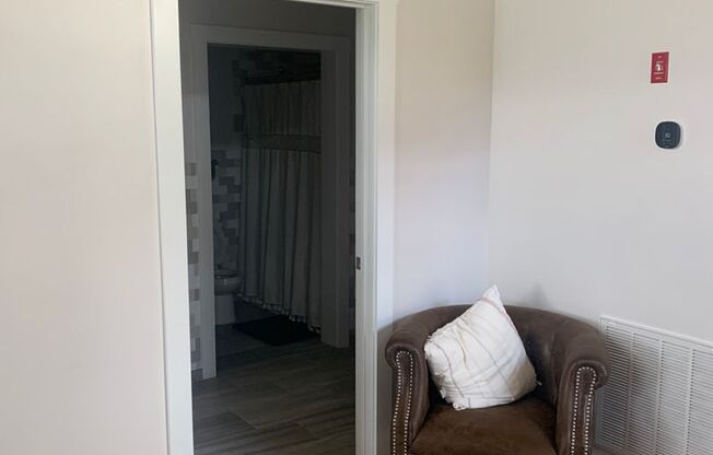 Studio, 1 bath, 1,068 sqft, $2,108, Unit 401