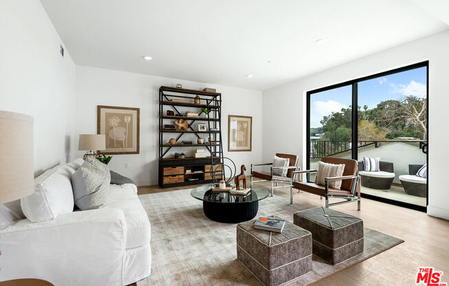 3659 1/2 REGAL PL