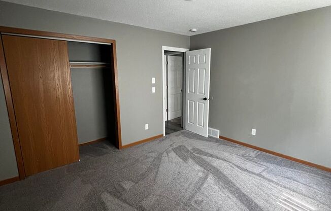 3 beds, 2.5 baths, 2,200 sqft, $1,895, Unit 4715 North