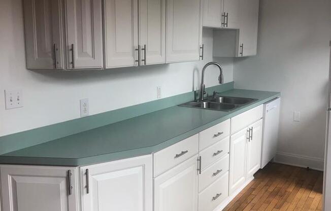 245 1/2 W 5 AVE