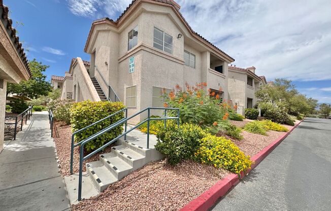 SPACIOUS 3 BEDROOM, 2 BATHROOM UPGRADED CONDO IN GATED COMMUNITY WITH RESORT-STYLE AMENITIES!