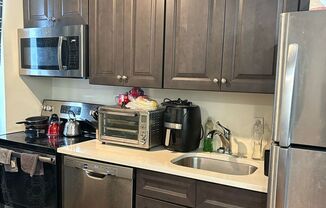 1 bed, 1 bath, $1,095, Unit 3R