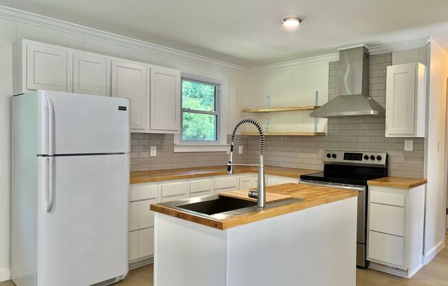 Renovated 3 bed, 1 bath w/ Large Backyard