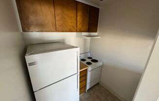 Studio, 1 bath, 350 sqft, $1,895, Unit 221