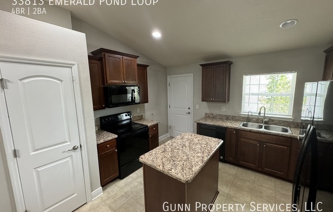 33813 EMERALD POND LOOP