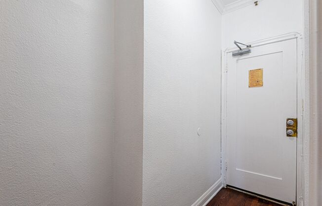 Studio, 1 bath, 350 sqft, $1,250, Unit Unit 404