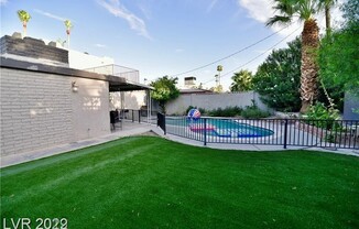 1716 COCHRAN ST