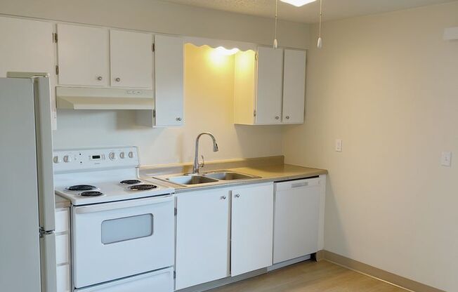 2 beds, 1 bath, 845 sqft, $1,625, Unit 55