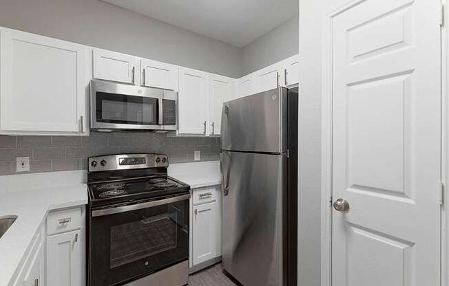 1 bed, 1 bath, 729 sqft, $1,218