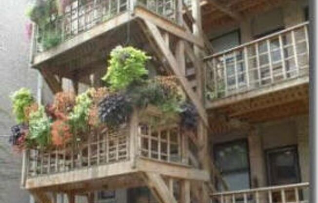 5751-53 N Winthrop Ave.