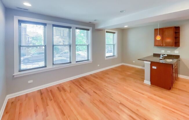 1 bed, 1 bath, 640 sqft, $2,350, Unit 1636-1