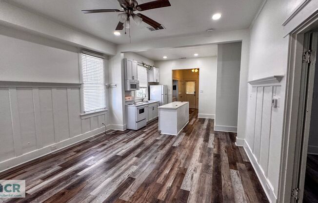 University Area 4bd/2ba With Private Backyard!