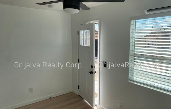 1 bed, 1 bath, 325 sqft, $1,000, Unit 01