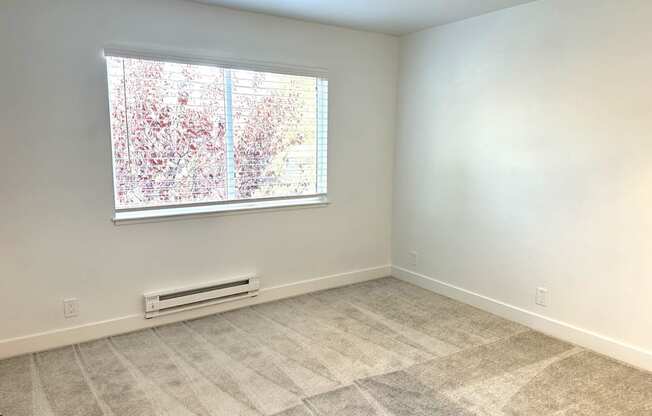 Carpeted Bedroom at Summerhill Place Apartments, Union City, CA, 94587