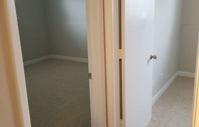 2 beds, 1 bath, 850 sqft, $1,750, Unit 946-210