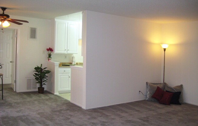 1 bed, 1 bath, 850 sqft, $2,225, Unit D14