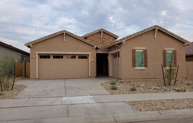 4 beds, 3 baths, $2,500