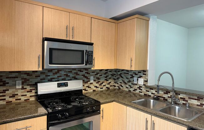 Studio, 1 bath, 611 sqft, $2,250, Unit 311