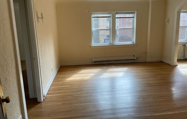 1 bed, 1 bath, 708 sqft, $1,340, Unit King Edward Annex 36