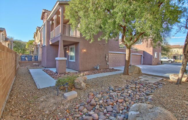 **MOVE IN SPECIAL!!** ONE MONTH FREE W/ 14 MO. LEASE!!