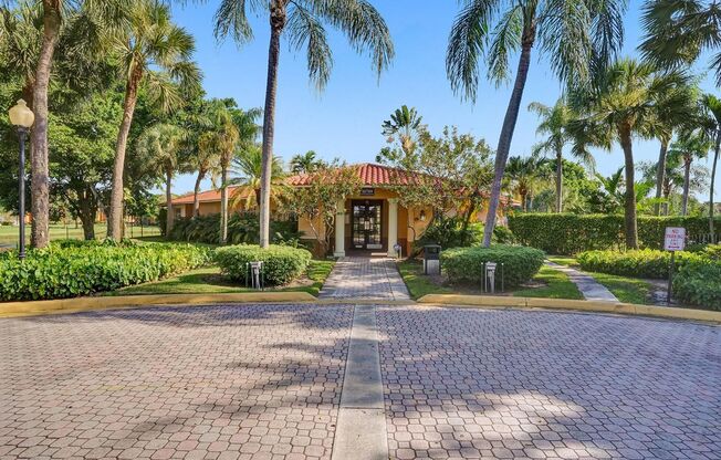 Fully Renovated 3BD/2BA in Lakes of Jacaranda - Plantation