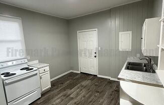 2 beds, 1 bath, $1,299, Unit 3