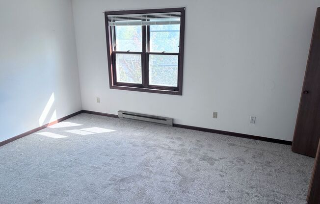 West Side 1 Bedroom Apartments!