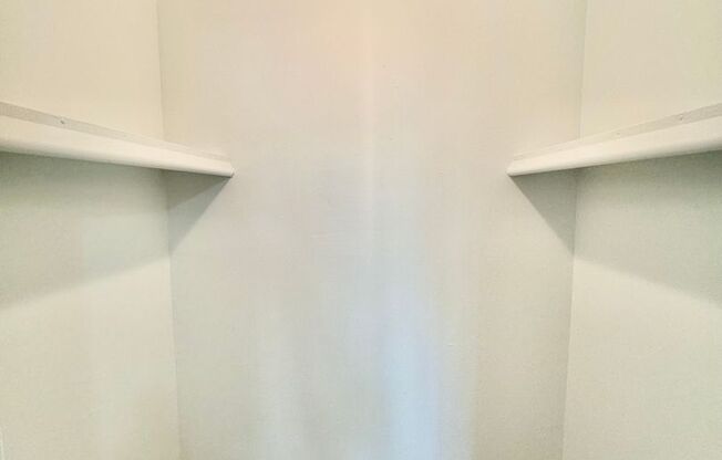 1 bed, 1 bath, 750 sqft, $1,145, Unit 604