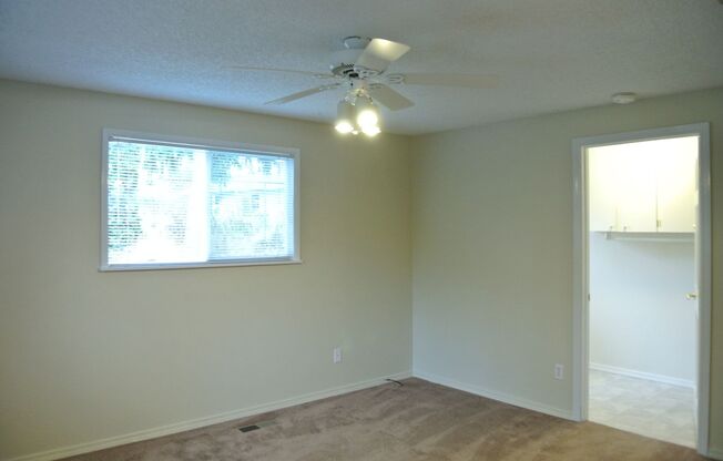 Spacious 4 bedroom 2 bath Home in North Albany!