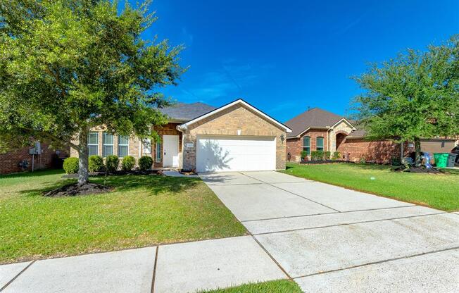 24807 LAZY TEE LN