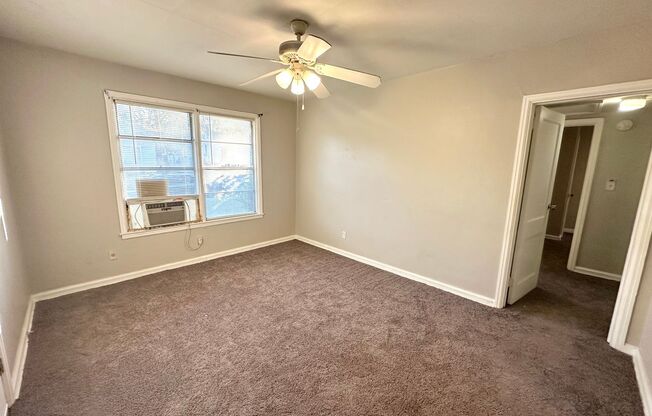 2 beds, 1 bath, $975