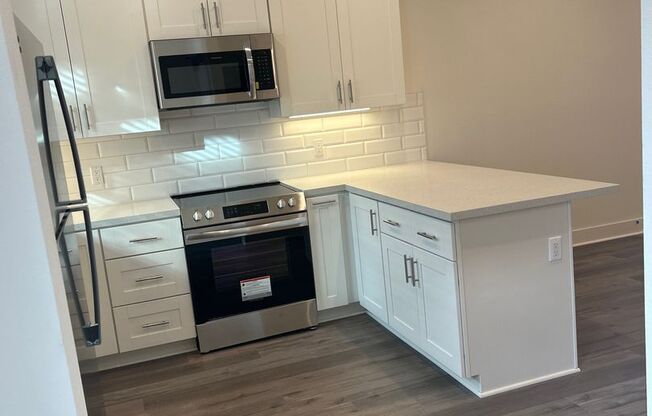 2 beds, 2.5 baths, 1,141 sqft, $3,700, Unit 121