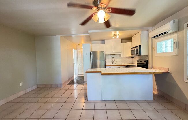 1 bed, 1 bath, $1,695, Unit 1638