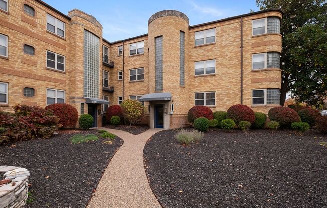 5835-45 Lindenwood Avenue