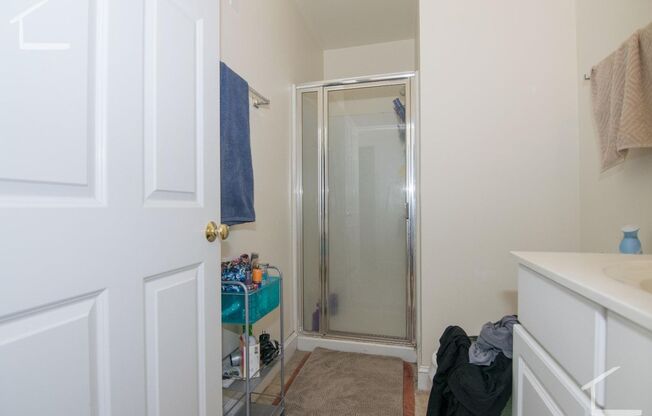 3 beds, 2 baths, $4,200, Unit 3