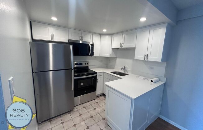 Forest Park! 1128 Des Plaines Ave.