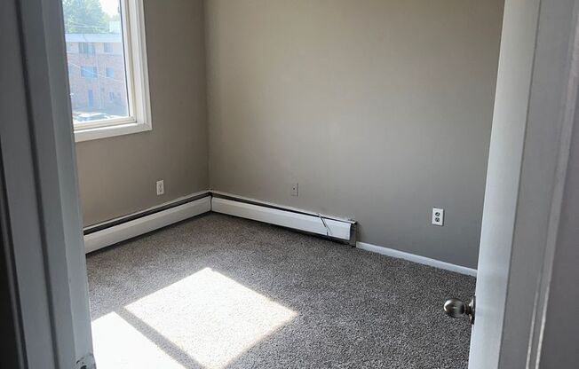 2 beds, 1 bath, 921 sqft, $1,589, Unit 3-303