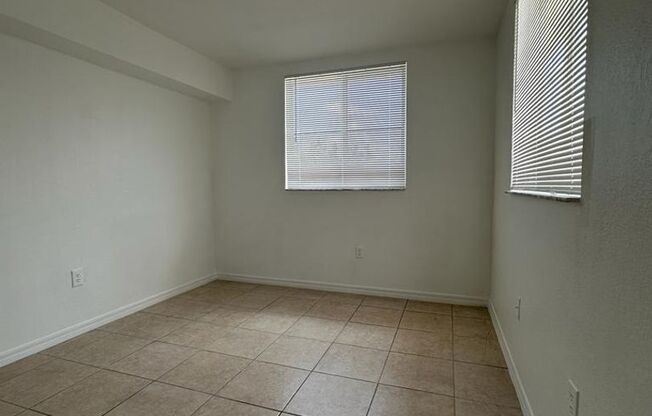 3 beds, 2 baths, 1,079 sqft, $3,200, Unit 13780-301