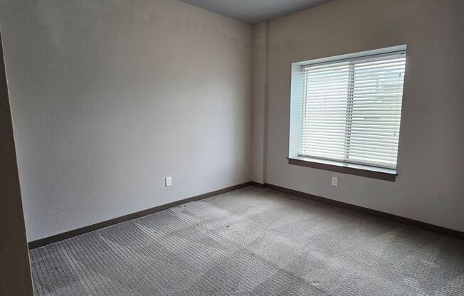 1 bed, 1 bath, 702 sqft, $1,295, Unit 108