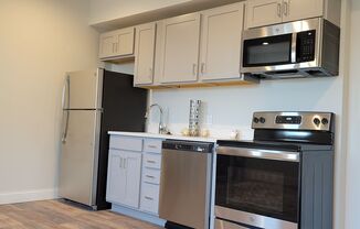 Studio, 1 bath, 400 sqft, $1,095, Unit 2-3