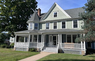 4 GOLDBERG AVE