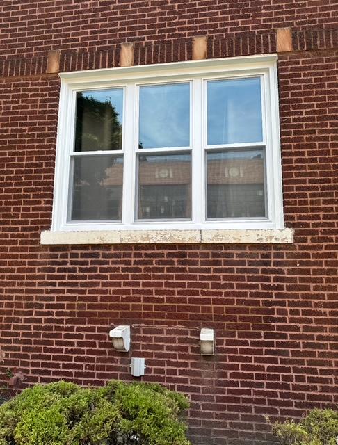 1006 S MENARD