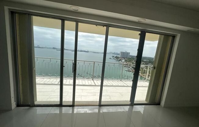 11111 Biscayne Blvd