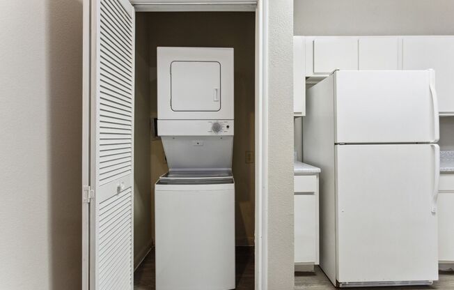 2 beds, 1 bath, 787 sqft, $1,310